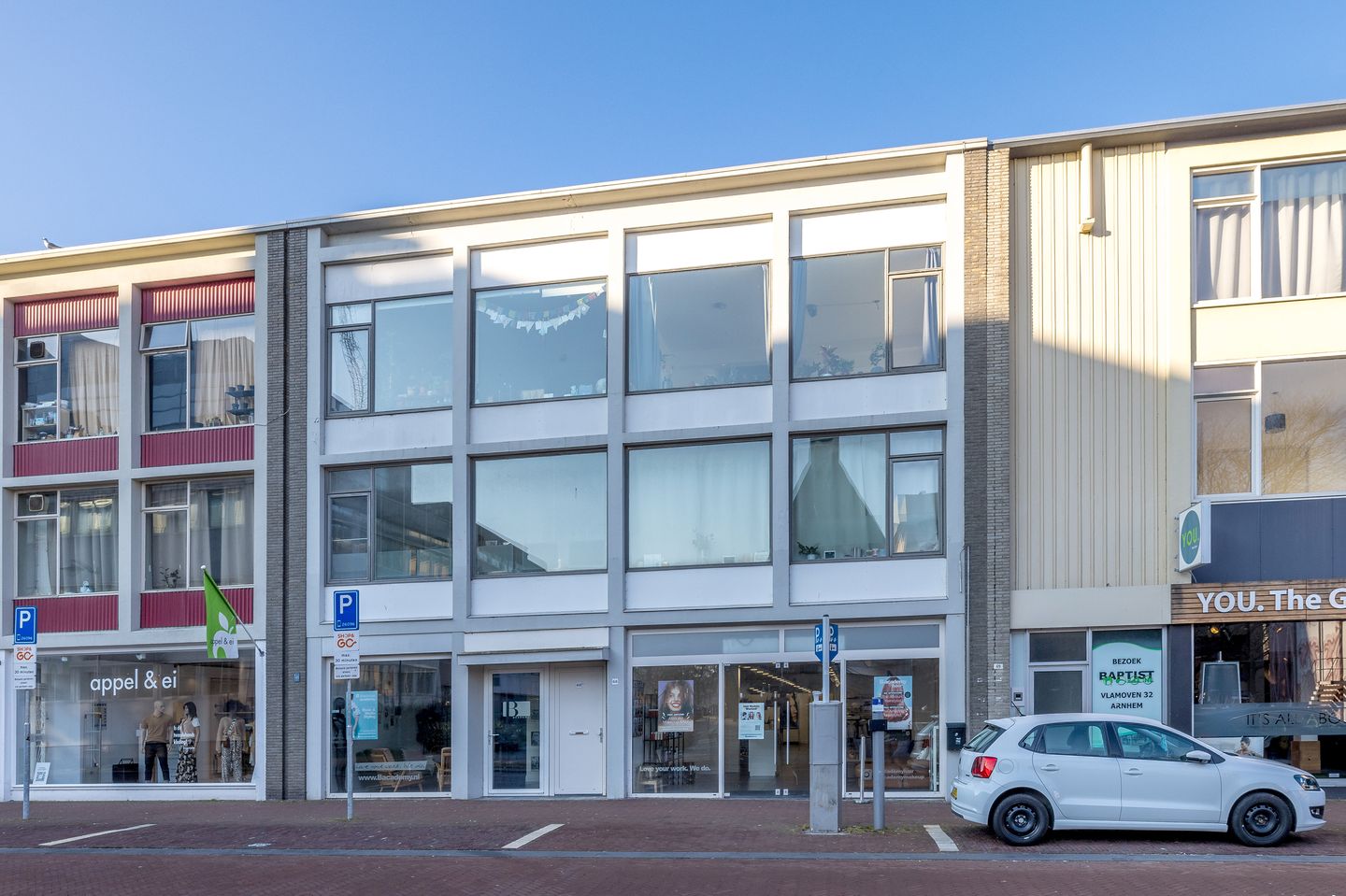 View photo 1 of Beekstraat 68