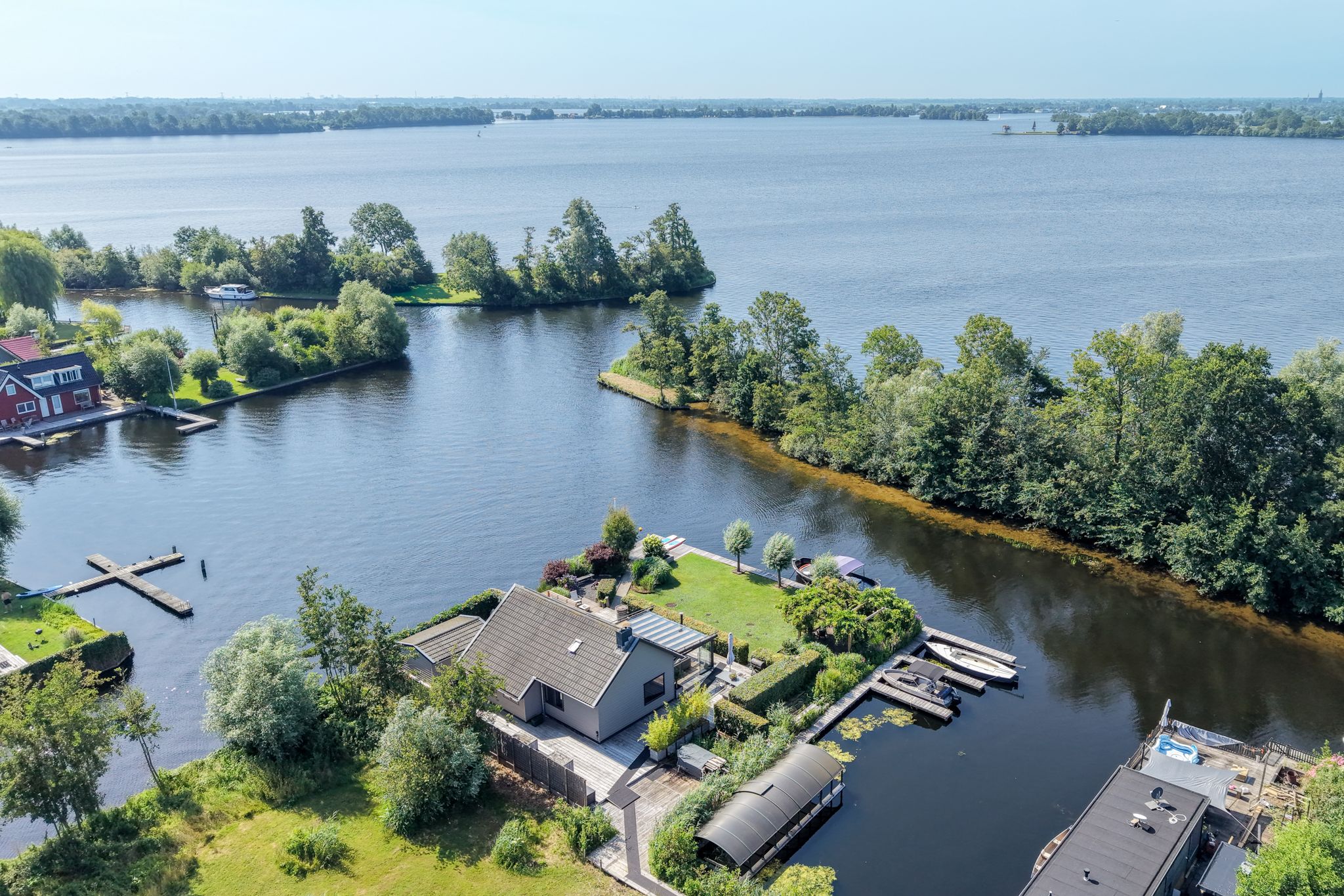 3-bedroom freehold villa in Vinkeveen — photo 1 of 5