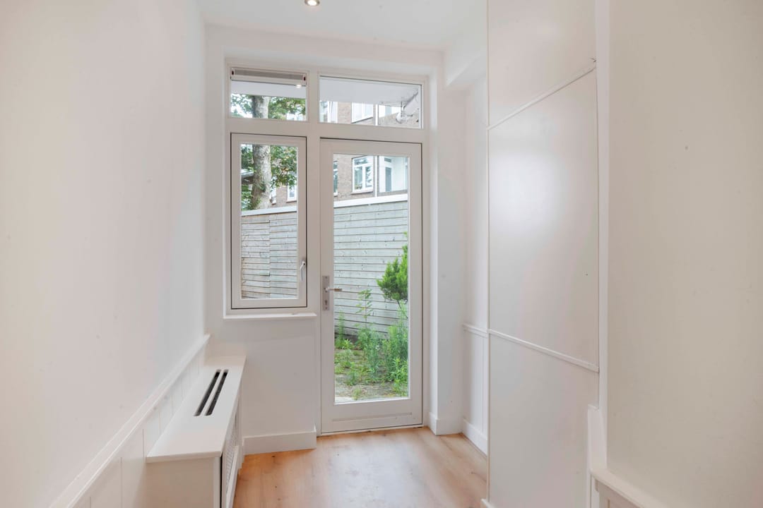 Photo 16 of Linnaeusstraat 13