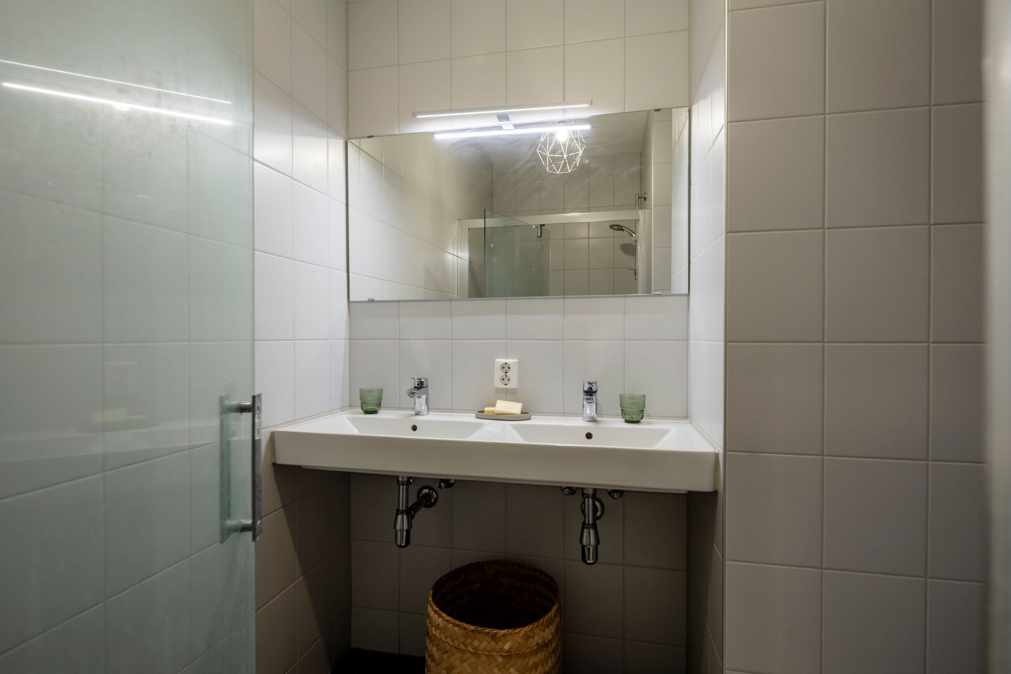 Photo 19 of Overschiestraat 17-B1