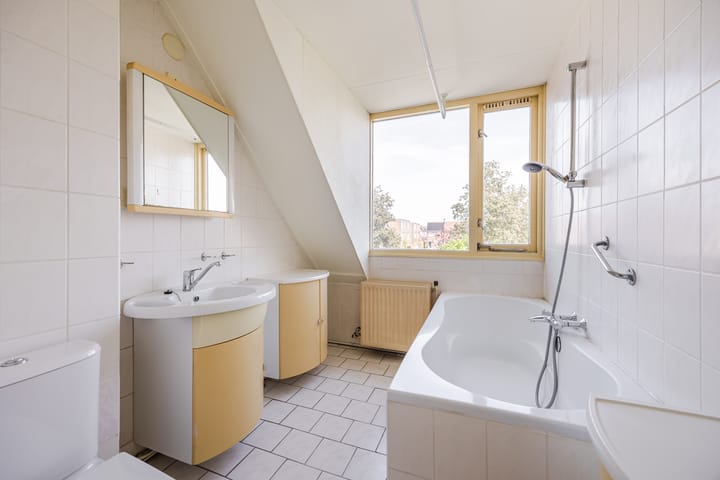 Tussenwoning te koop: Bastiaansblok 43, Bergen Op Zoom