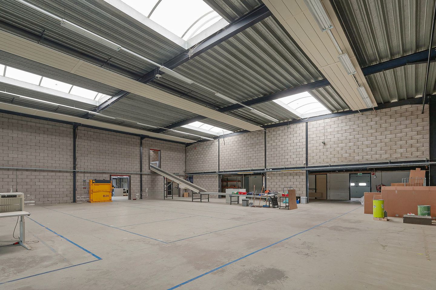 View photo 3 of Nijverheidsweg 19-C