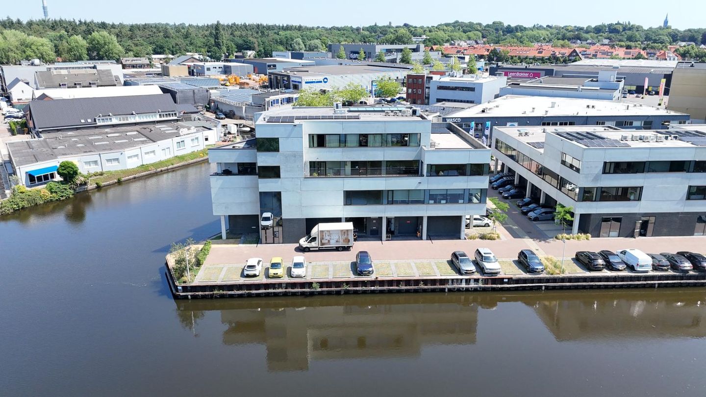 Bekijk foto 1 van Zuiderloswal 51