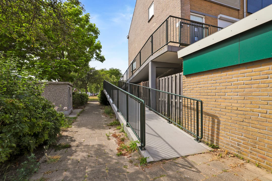 Photo 8 of Petronella van Saxenstraat 85