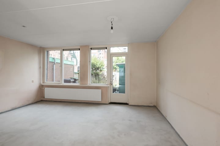 Hoekwoning te koop: Jasykoffstraat 33, Zaandam