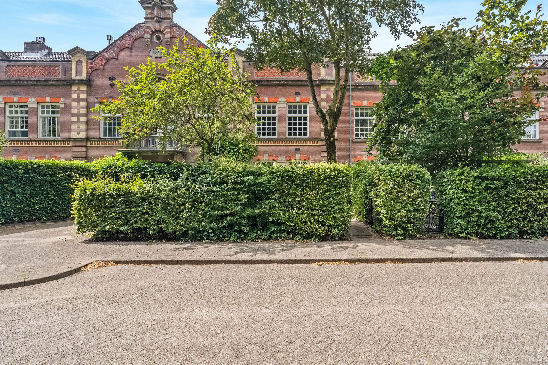 Photo 39 of Graaf Hendriklaan 27