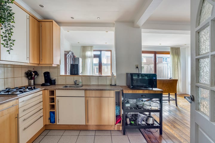 Tussenwoning te koop: Paulus Potterlaan 27, Helmond
