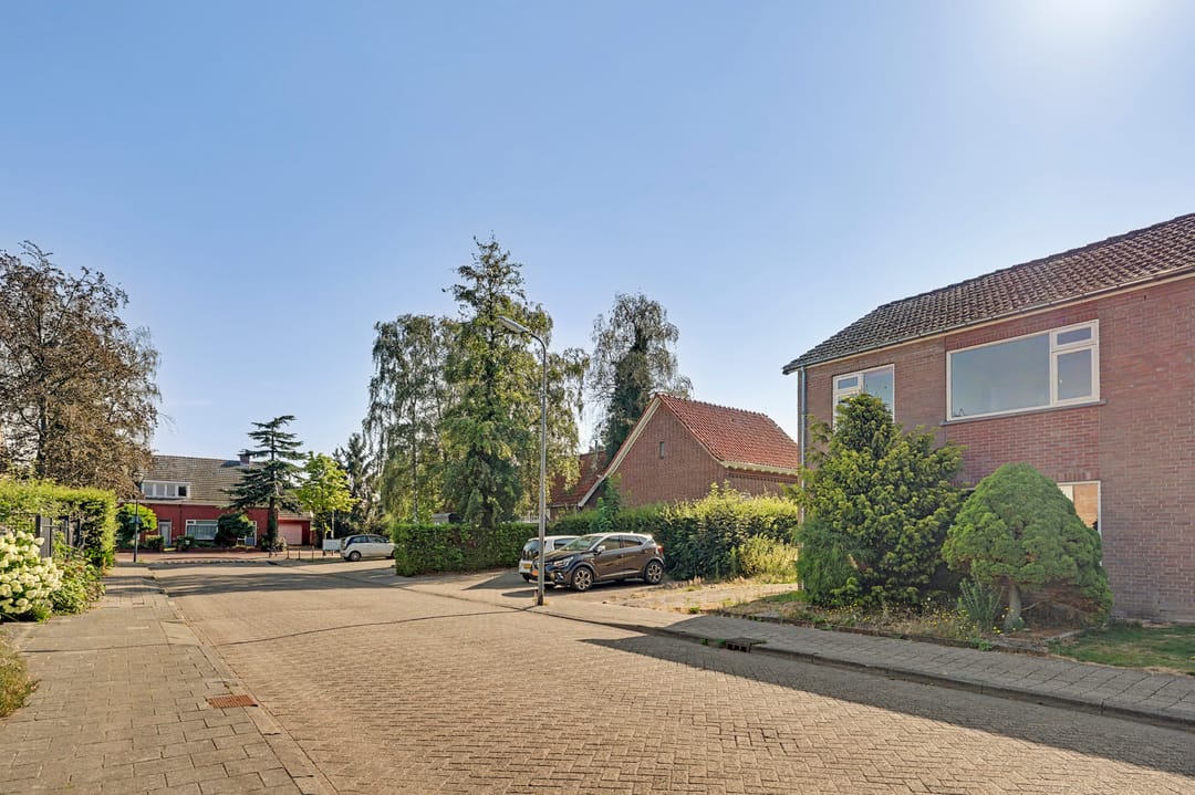 Photo 8 of Bernardusstraat 1