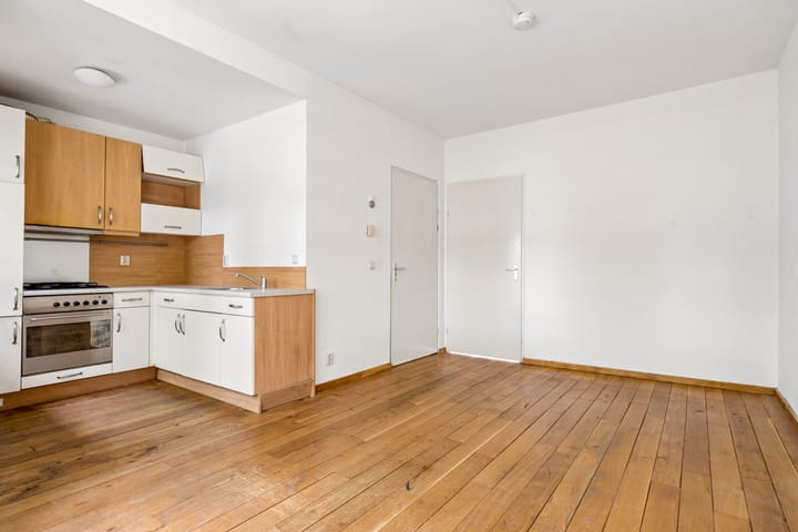 Studio te koop: Burgemeester van Tuyllkade 106A, Utrecht