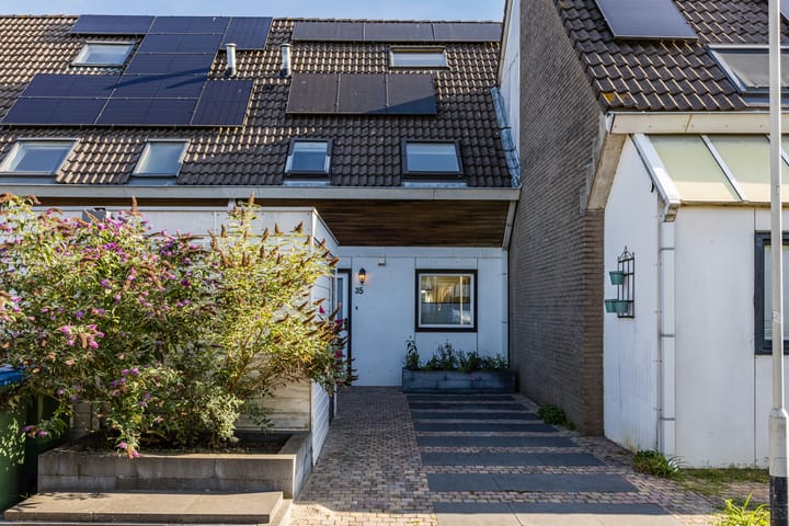 Tussenwoning te koop: Nelly Boudewijnsstraat 35, Breda
