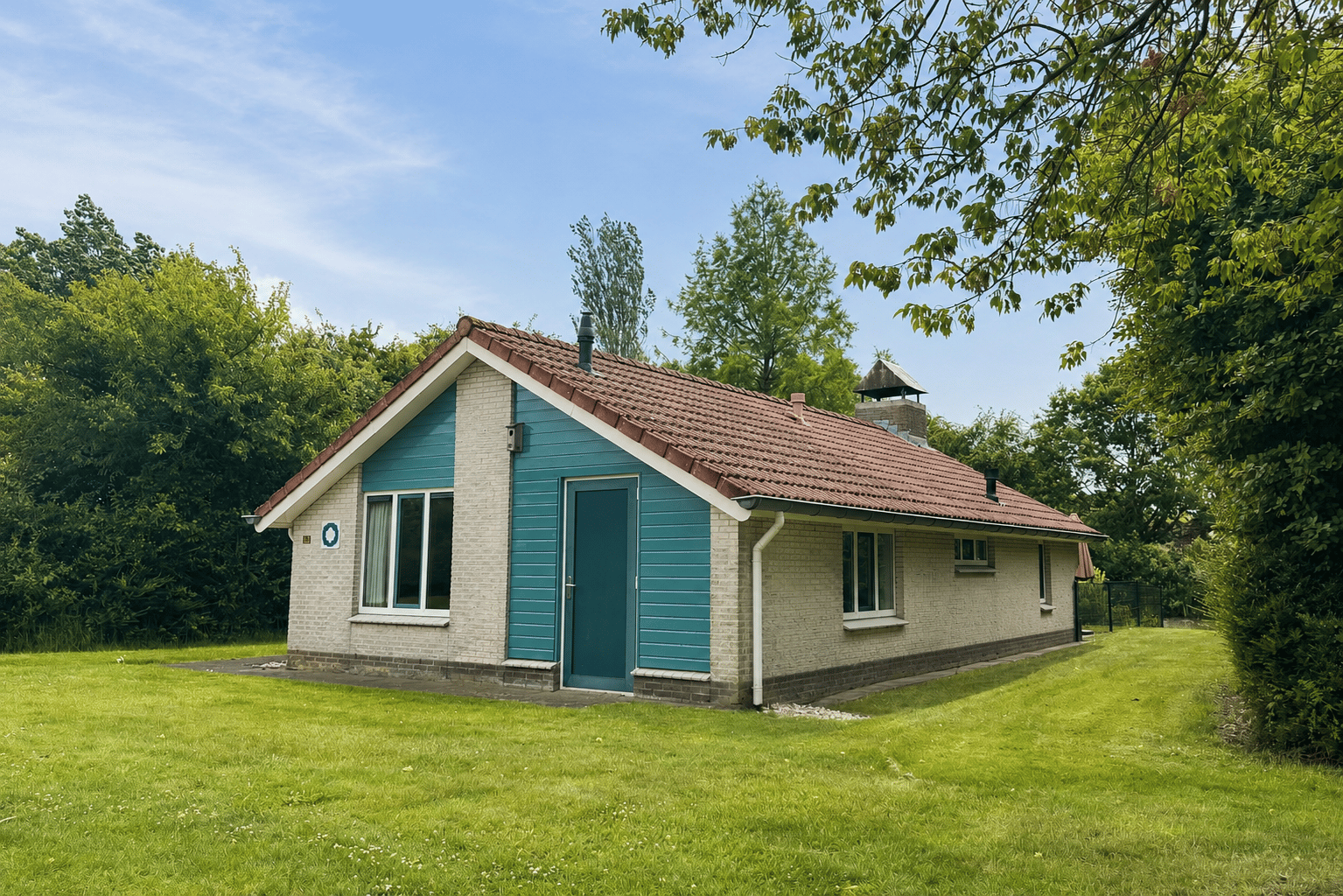 3-bedroom freehold villa in Emmen — photo 3 of 5