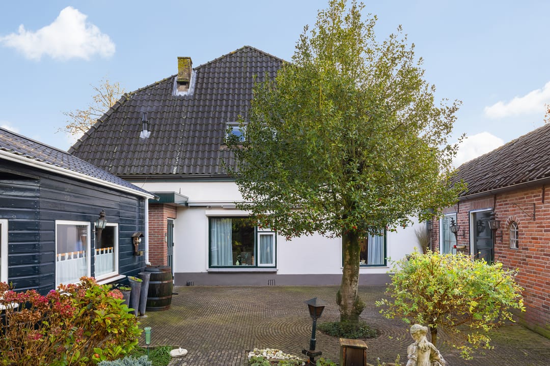 Photo 2 of Dorpsstraat 53