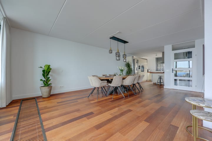 Tussenwoning te koop: Fokkeboom 52, Almere