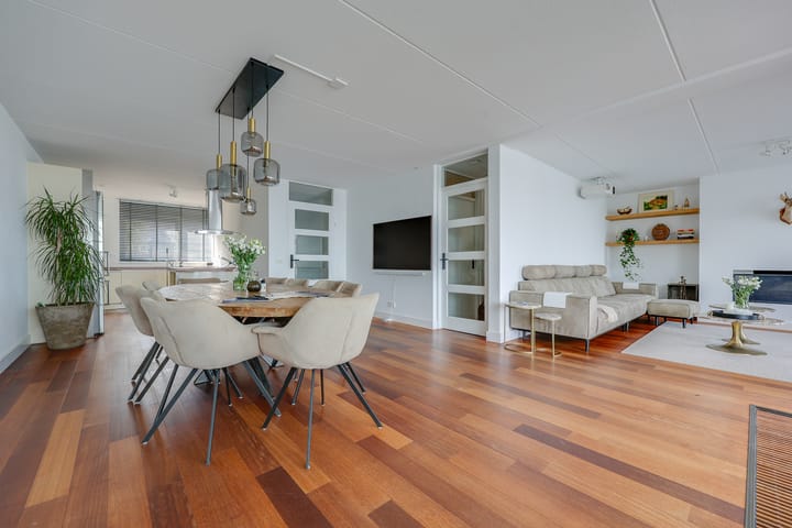 Tussenwoning te koop: Fokkeboom 52, Almere
