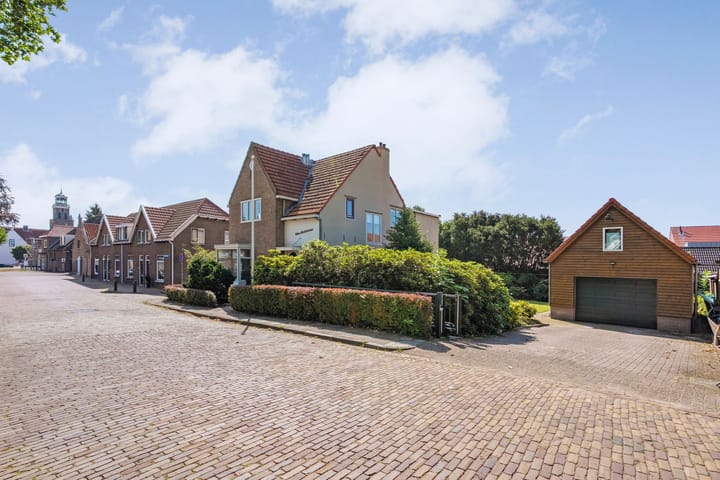 Vrijstaande woning te koop: De Voorst 1, Vollenhove