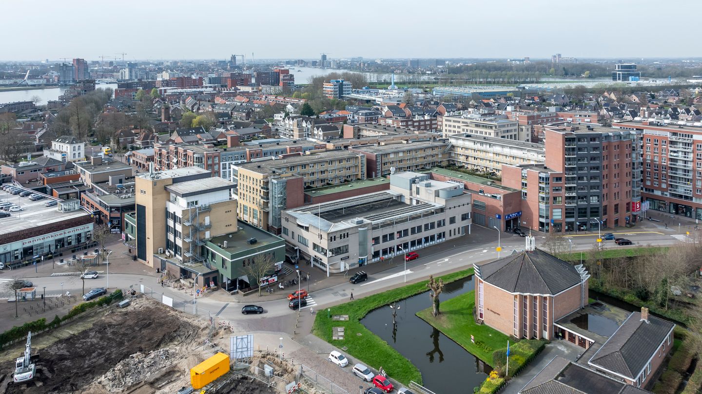 Bekijk foto 1 van De Overtoom 30-92