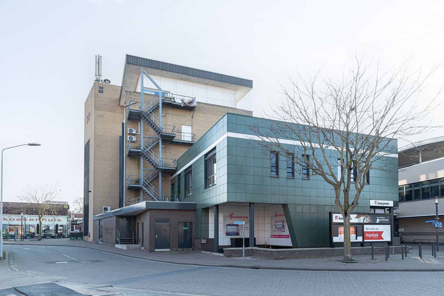 Bekijk foto 3 van De Overtoom 30-92