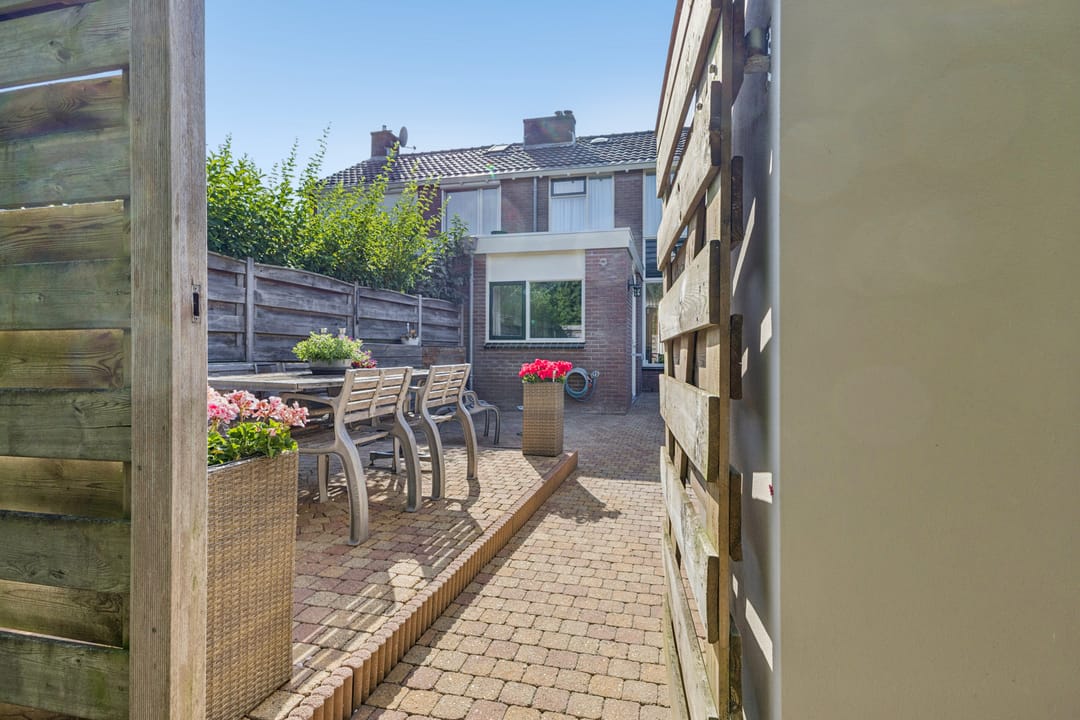 Photo 46 of Warmoesstraat 36