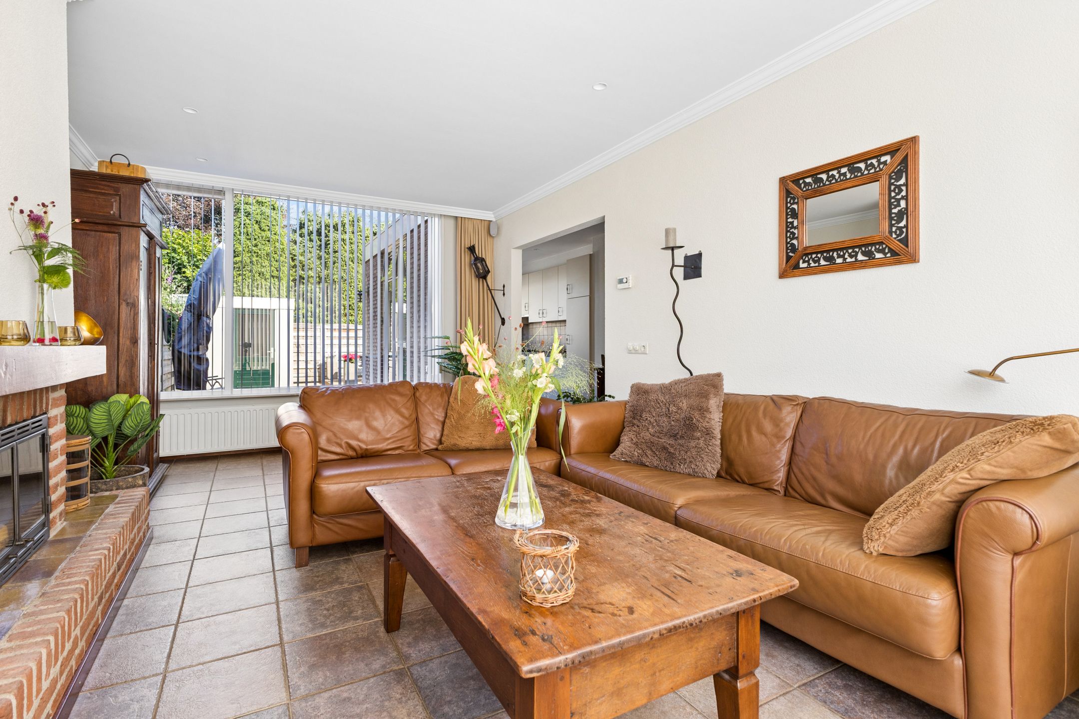 Photo 9 of Warmoesstraat 36