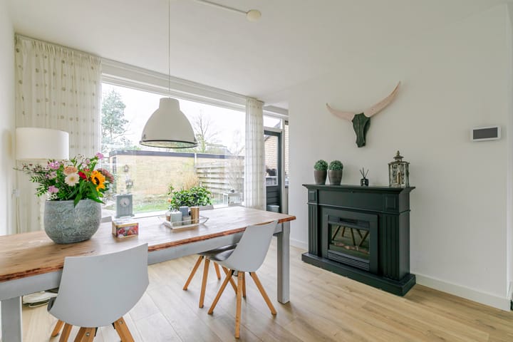 Tussenwoning te koop: Weidelaan 5, Leersum