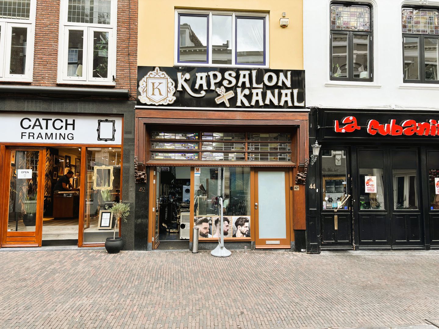 View photo 4 of Oudkerkhof 42