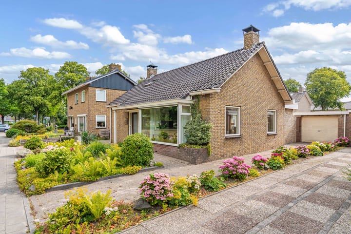 Foto 4 van Hertog van Saxenlaan 54