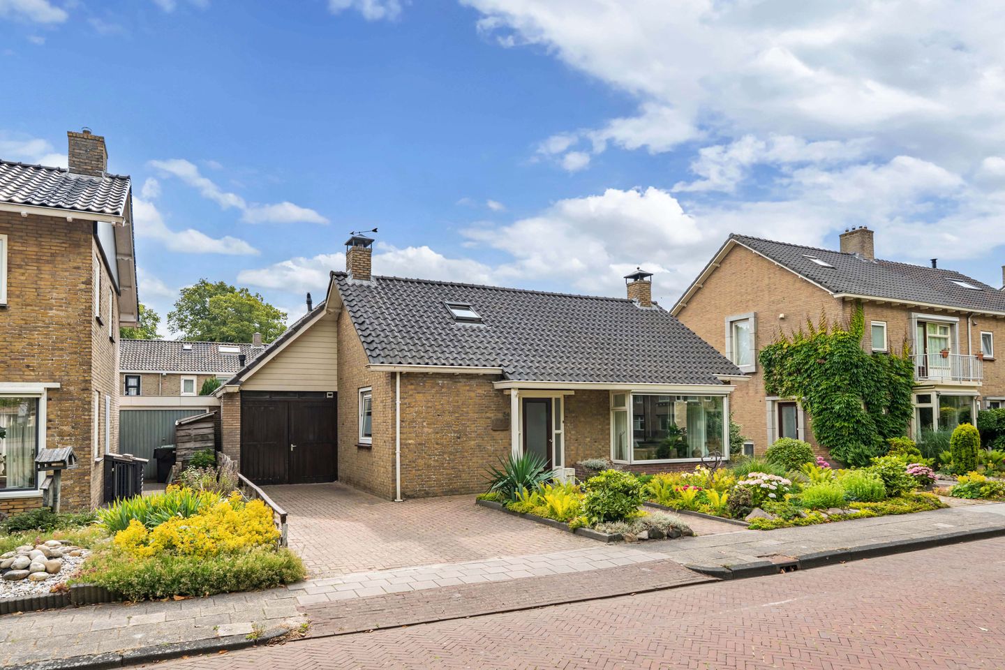 Foto 1 van Hertog van Saxenlaan 54