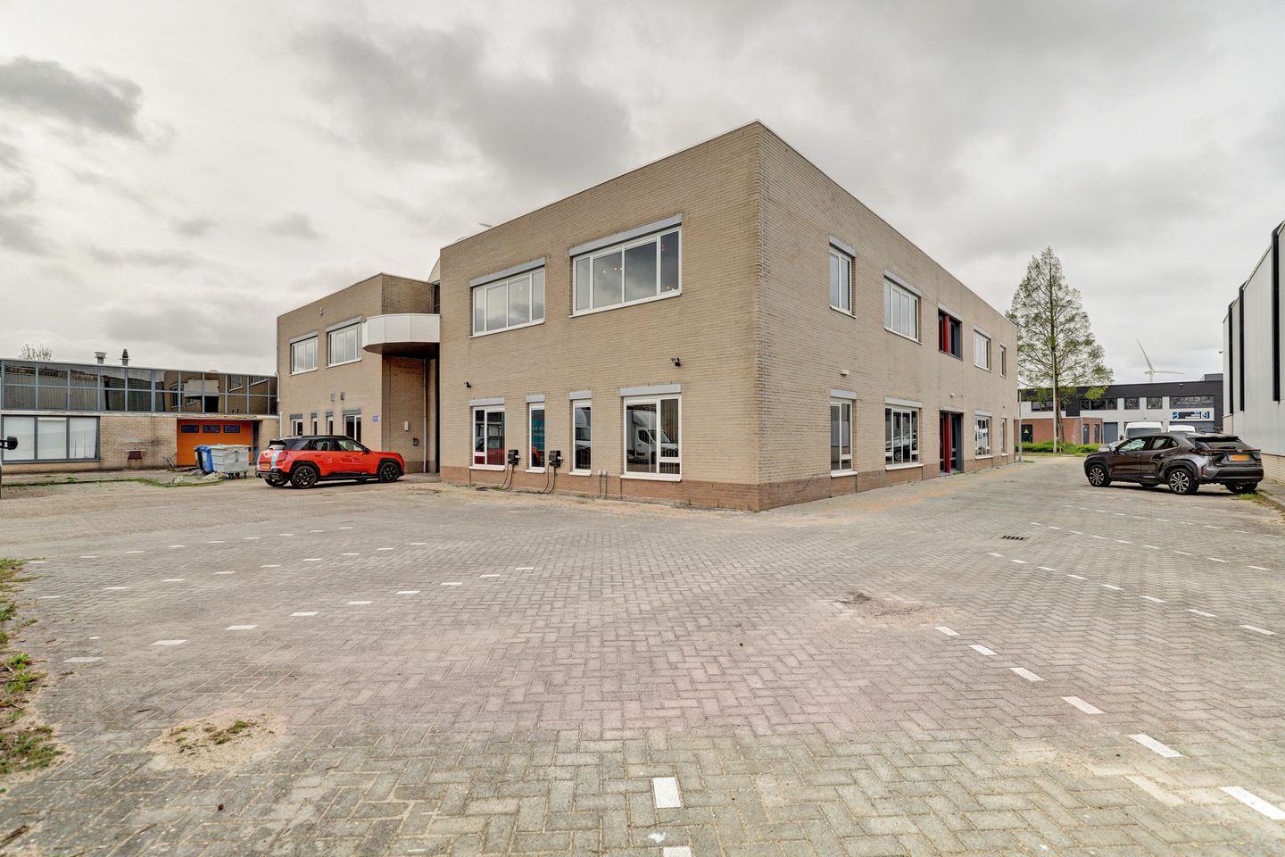 View photo 4 of Chroomstraat 12