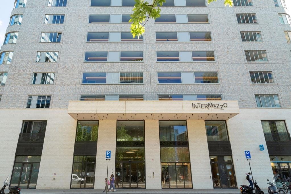 Foto 43 van Leonard Bernsteinstraat 84-A