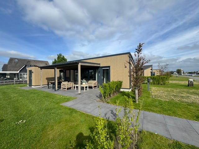 2-bedroom freehold villa in Delfstrahuizen — photo 3 of 5