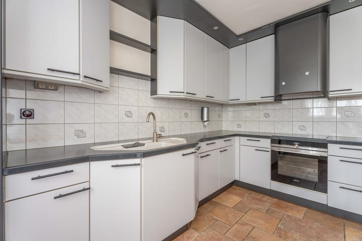 Tussenwoning te koop: Willem Elsschotsingel 5, Hillegom