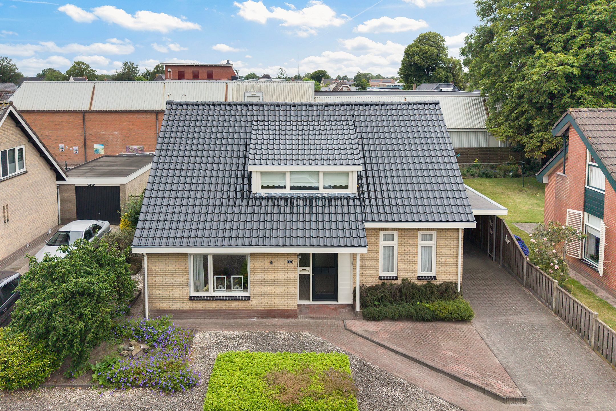 Photo 39 of Blauhússtrjitte 14