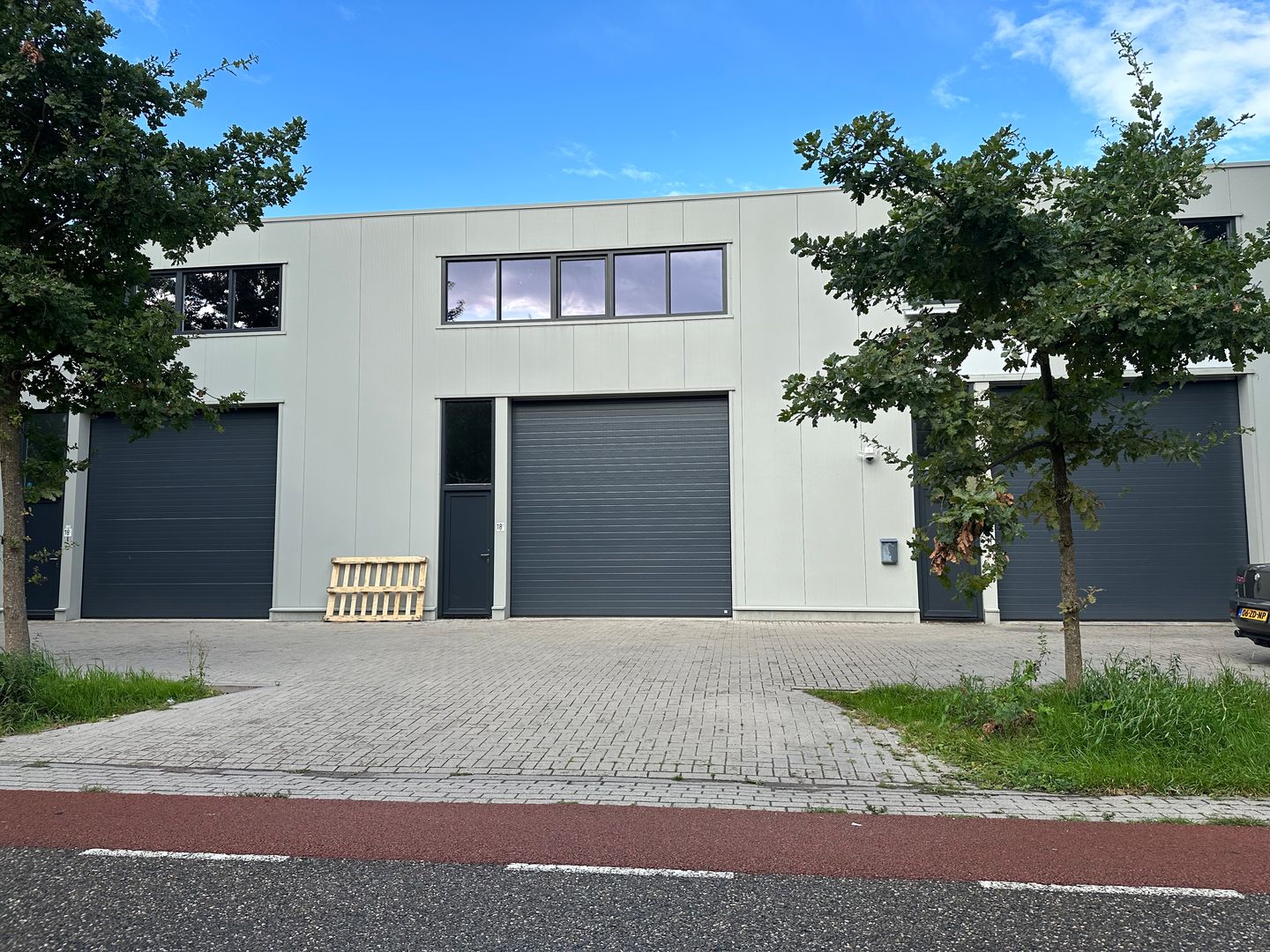 View photo 1 of J.P. Broekhovenstraat 18-B