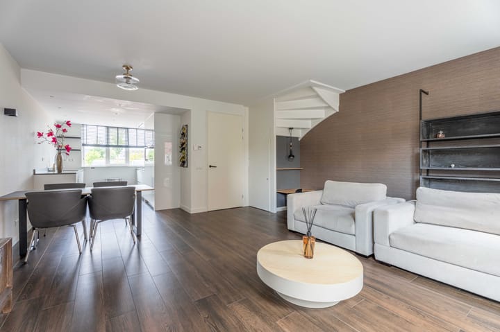 Tussenwoning te koop: Hyacint 101, Voorhout