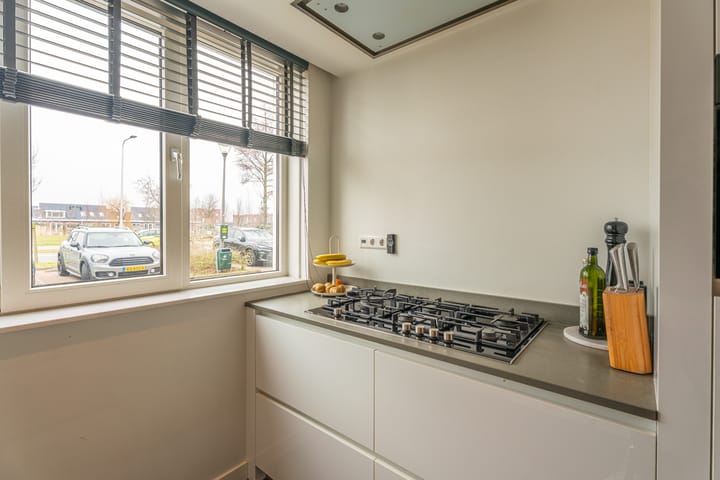 Tussenwoning te koop: Hyacint 101, Voorhout