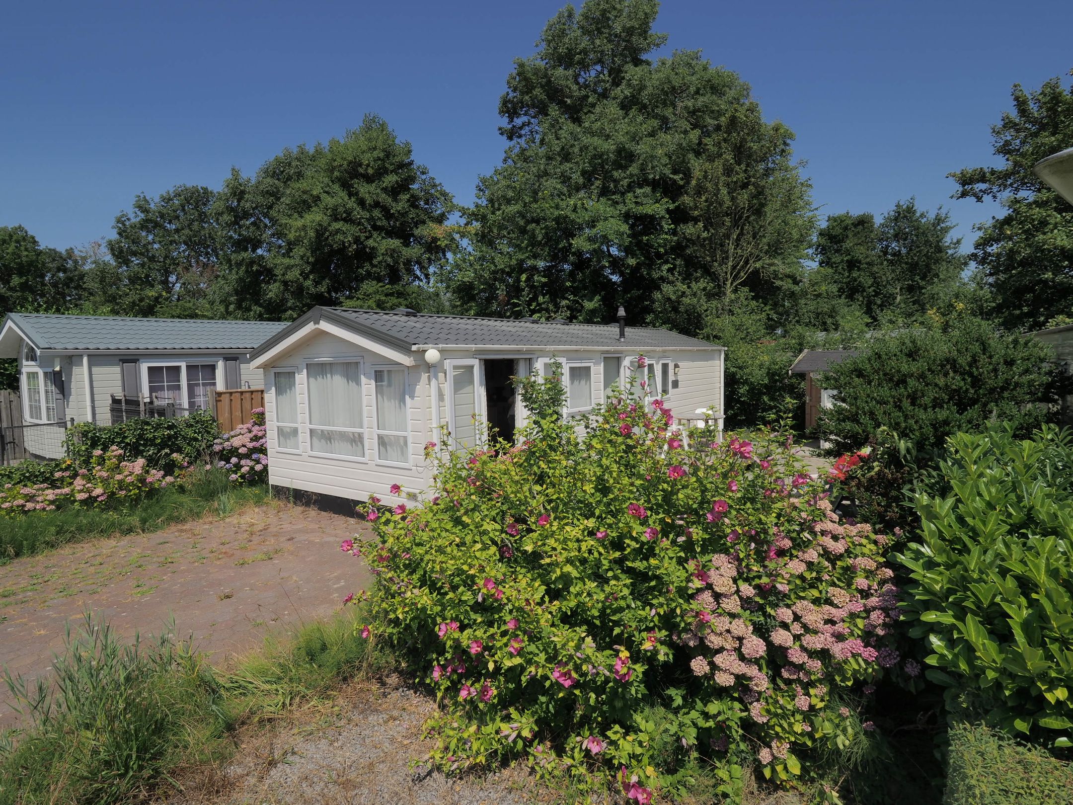 2-bedroom freehold villa in Goedereede — photo 1 of 5