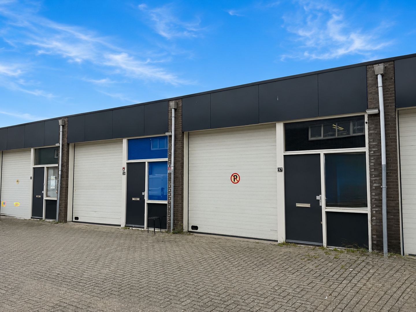 Bekijk foto 2 van Zandzuigerstraat 37