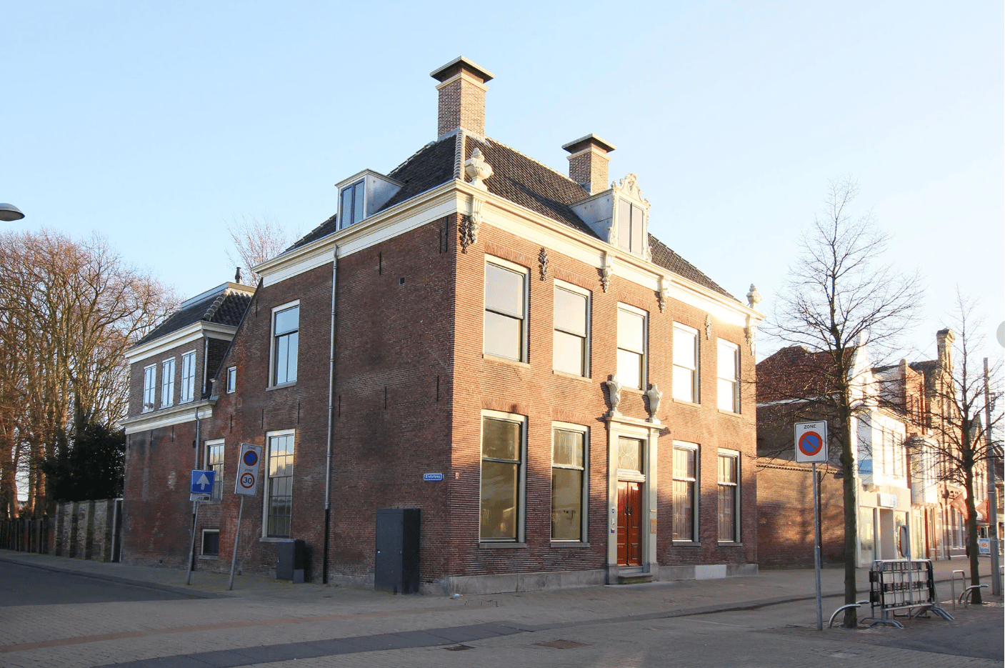 View photo 1 of Breestraat 101