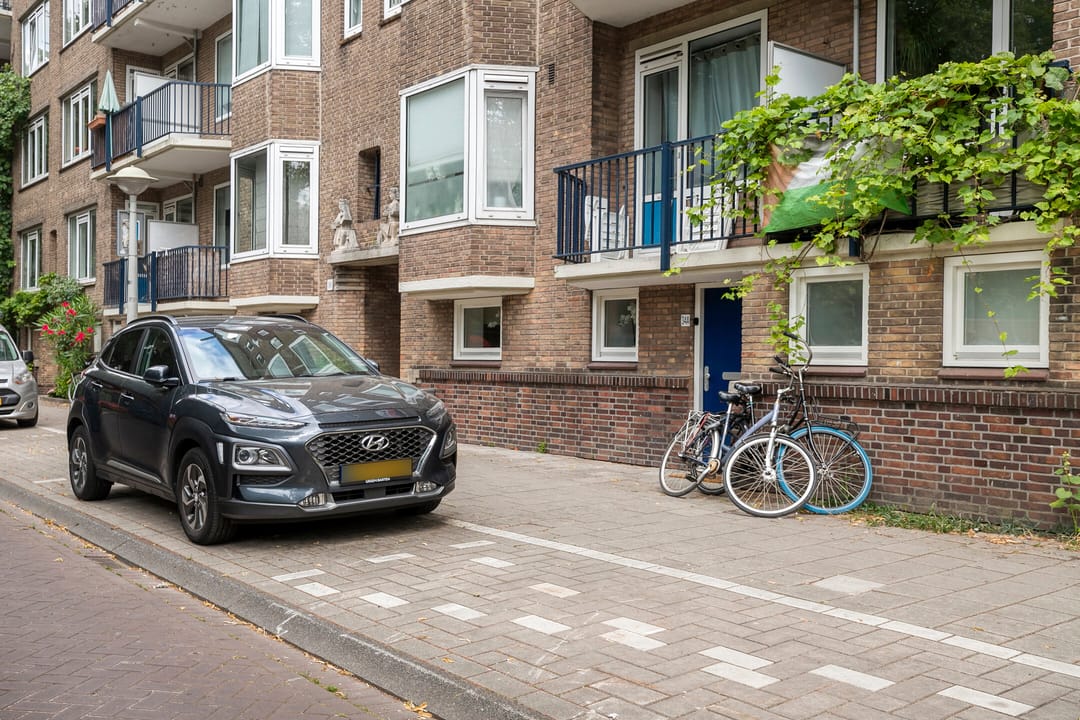 Photo 26 of Sara Burgerhartstraat 34-A