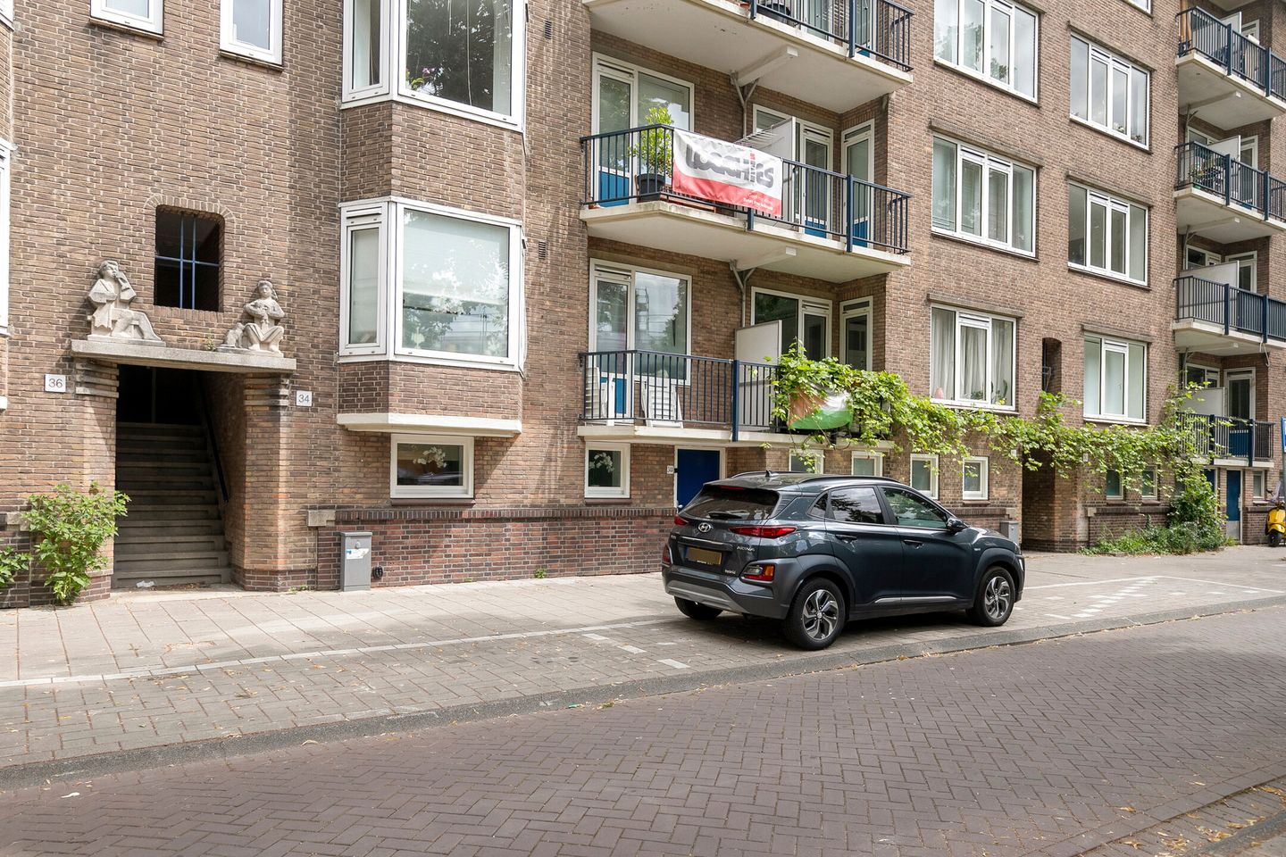 Photo 25 of Sara Burgerhartstraat 34-A