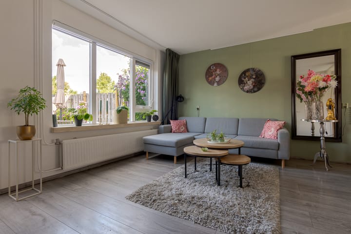 Tussenwoning te koop: Van Langelomarke 4, Zwolle