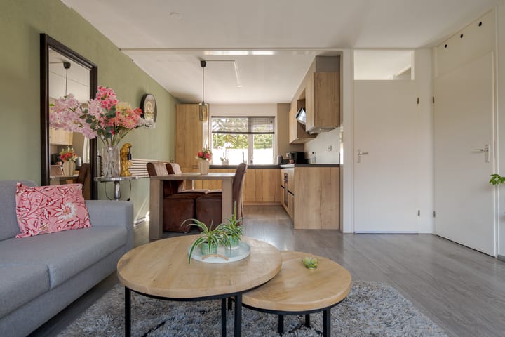 Tussenwoning te koop: Van Langelomarke 4, Zwolle