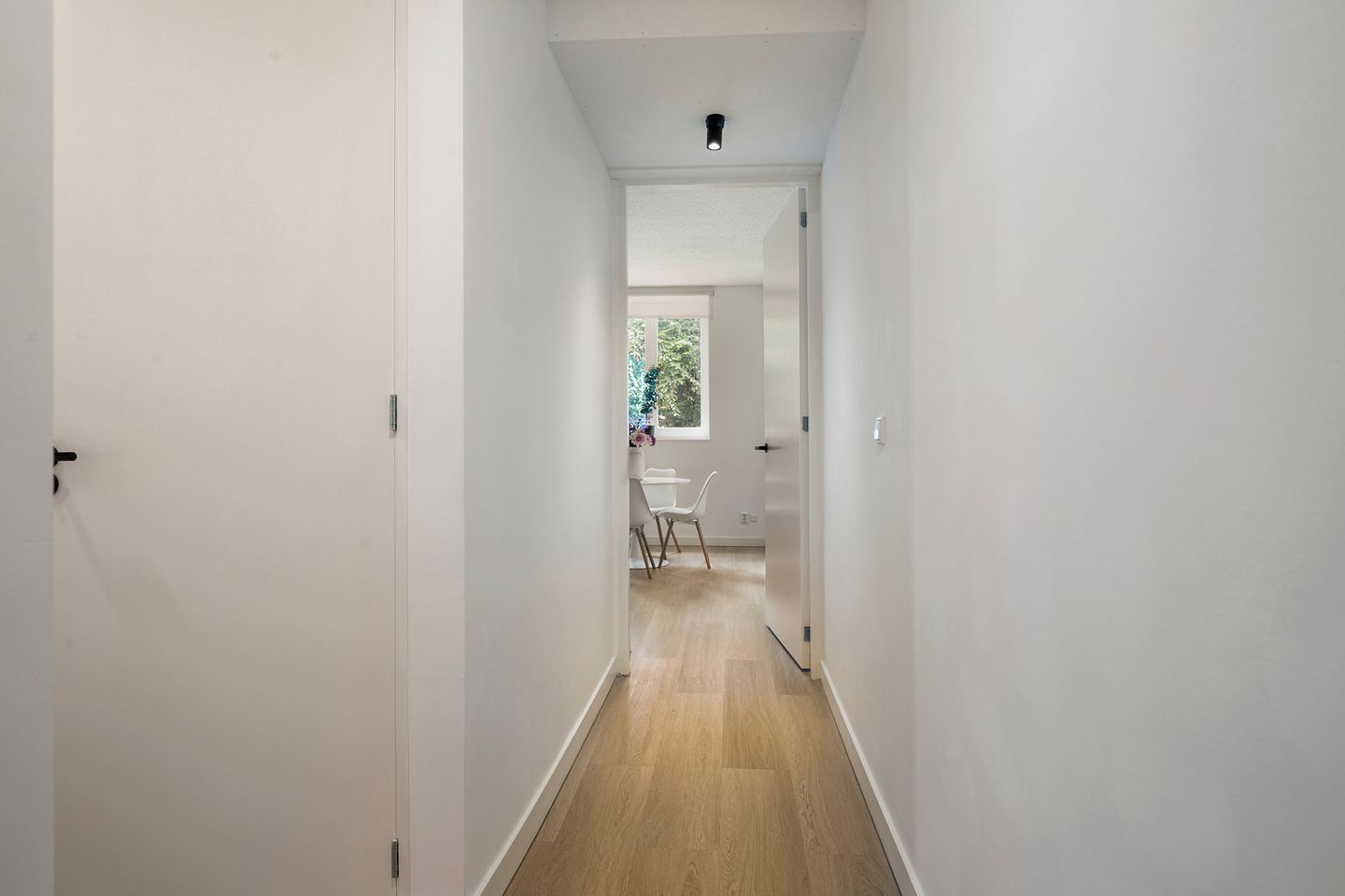 Photo 19 of Sara Burgerhartstraat 34-A