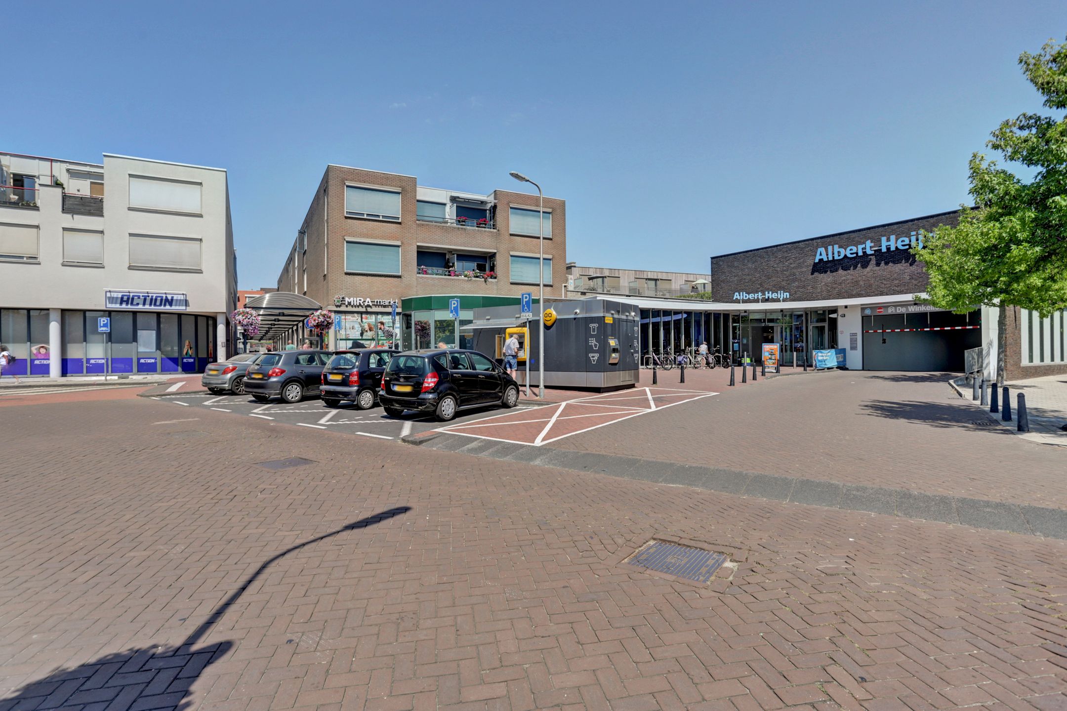 Photo 21 of Emmastraat 26