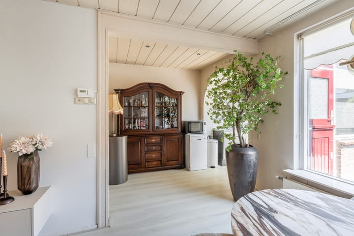 Tussenwoning te koop: Elisabet van Egmontstraat 10, Naaldwijk
