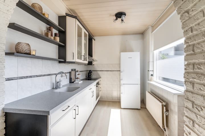 Tussenwoning te koop: Elisabet van Egmontstraat 10, Naaldwijk