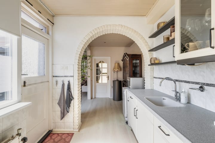 Tussenwoning te koop: Elisabet van Egmontstraat 10, Naaldwijk