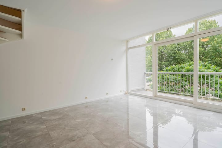 Appartement te koop: Zilverschoonplein 25, Zaandam