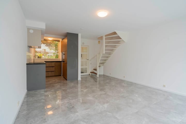 Appartement te koop: Zilverschoonplein 25, Zaandam