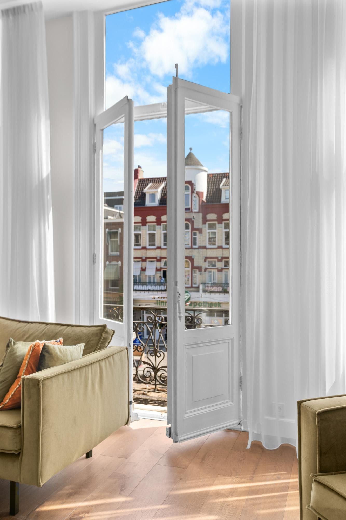 Foto 9 van Linnaeusstraat 14-B